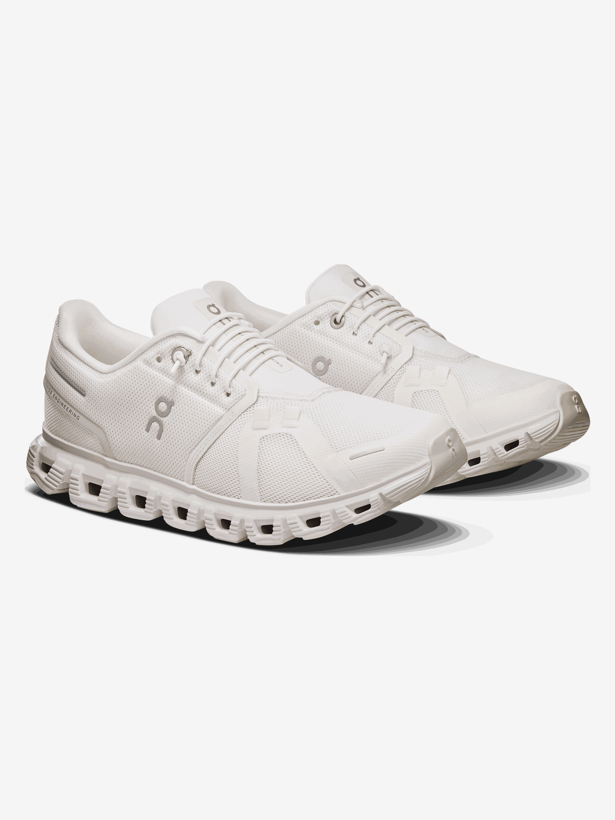 ON RUNNING - Women Cloud 6 Sneakers
